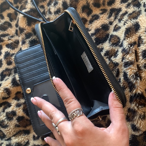 Wristlet - Picture 3 of 3